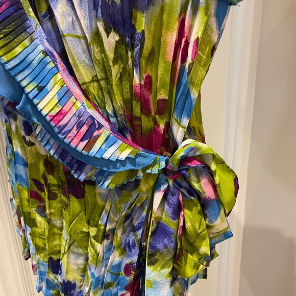 Vibrant rich colored wrap blouse - Picture 2 of 5